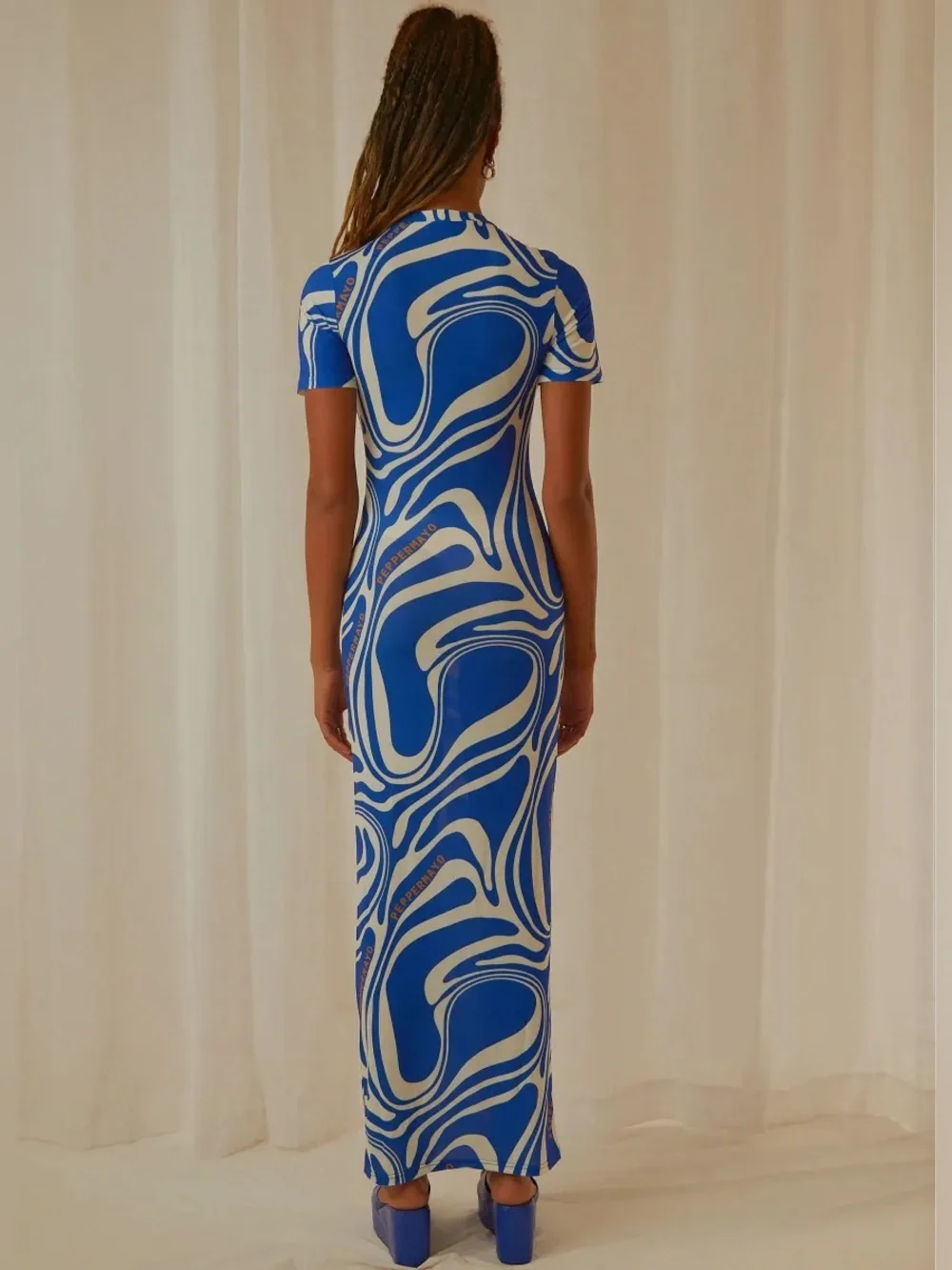 PEPPERMAYO
Into the City Mesh Maxi Dress - Cobalt
Marble Size 4 - Picture 3 of 5